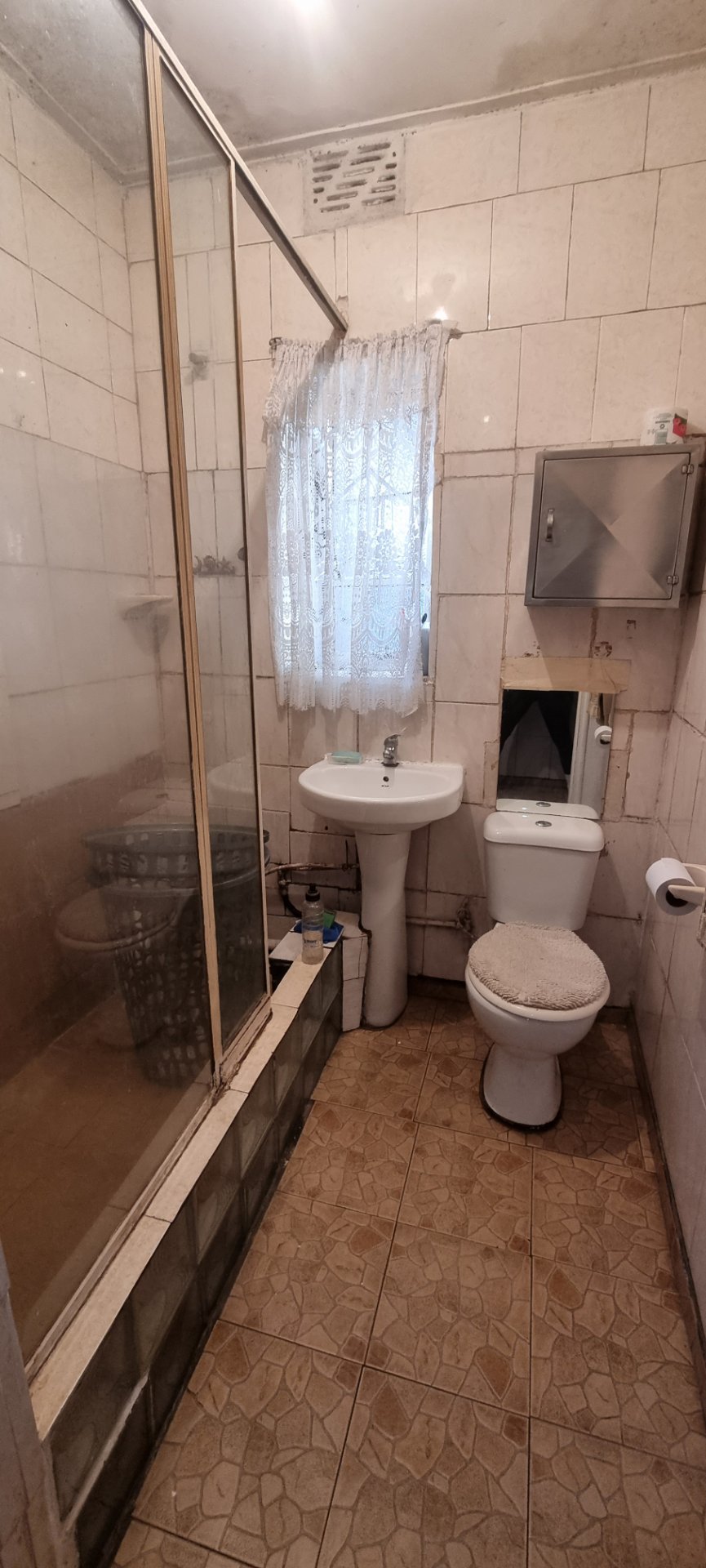 4 Bedroom Property for Sale in Silvertown Western Cape